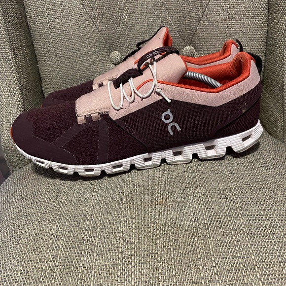On Cloud Swiss Engineering Running/Walking Shoes
Mens US 12 - Picture 2 of 5
